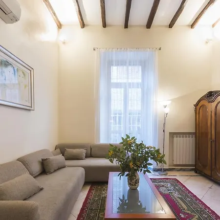 Quattro Cantoni House * Rom