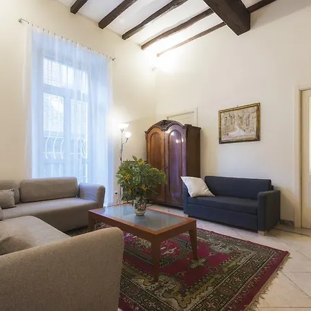 Quattro Cantoni House * Rome