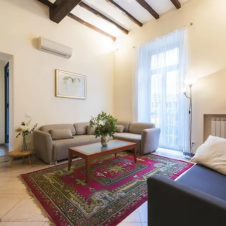 Quattro Cantoni House *